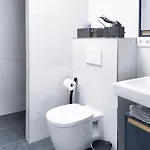 Alfa Mikroapartment Kueche Bad L Smarttv Wifi L Porsche & Bosch L Kitchen Bath Bs21a3 * Stuttgart