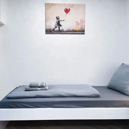 Alfa Mikroapartment Kueche Bad L Smarttv Wifi L Porsche & Bosch L Kitchen Bath Bs21a3 斯图加特