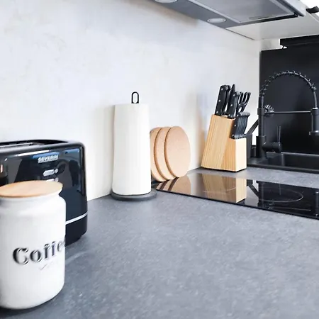 Apartment Alfa Mikroapartment Kueche Bad L Smarttv Wifi L Porsche & Bosch L Kitchen Bath Bs21a3