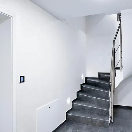 Alfa Mikroapartment Kueche Bad L Smarttv Wifi L Porsche & Bosch L Kitchen Bath Bs21a3 公寓